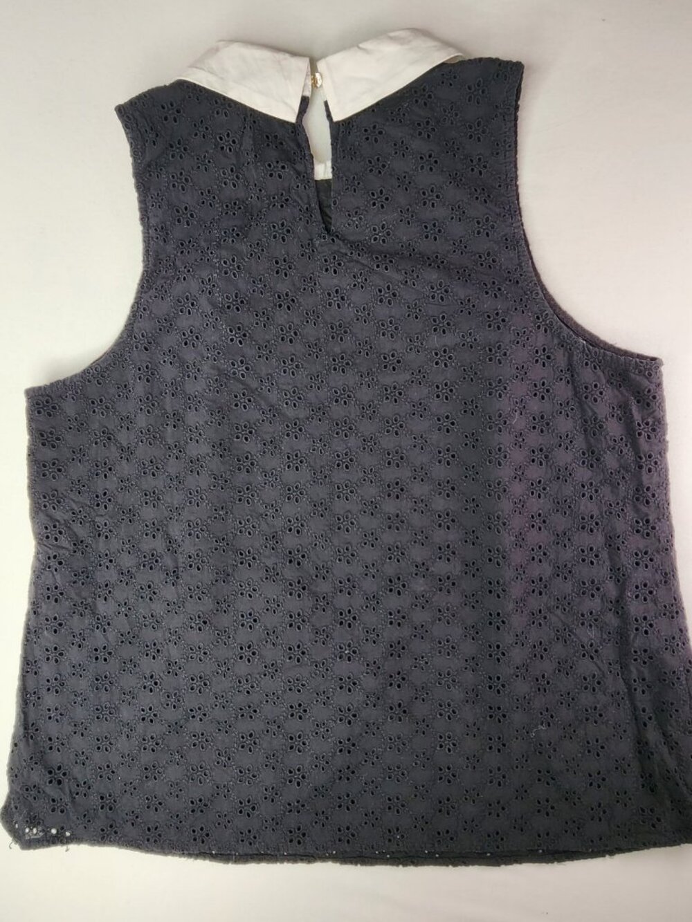 CeCe Navy Eyelet Blouse White Collar, Size L Sleeveless Preppy Top